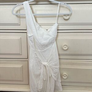 White One-Shoulder Dress